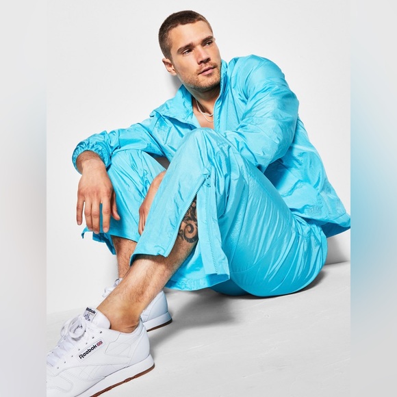 Relaxed style and comfort
mens half-zip jacket & jogger from Royalty by Maluma - Picture 4 of 7
